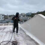 屋根ベランダ防水塗装の流れ～⑨洗浄作業～沖縄の外壁塗装ホカマペイント