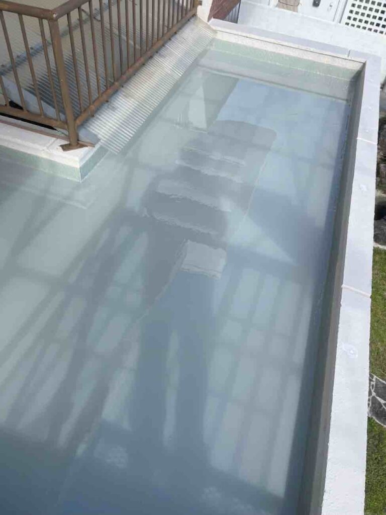 防水材の中塗り・上塗りはホカマペイント